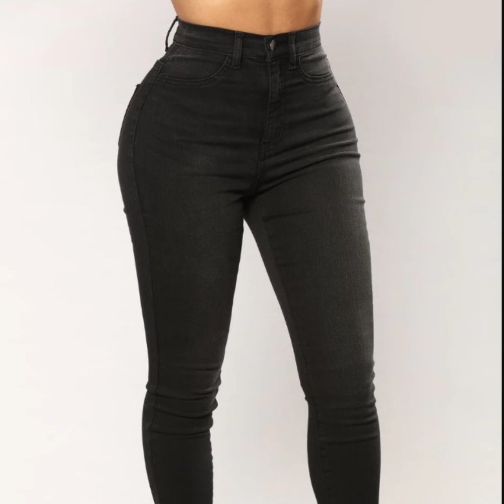 ULTRA HIGH RISE FASHION NOVA JEANS